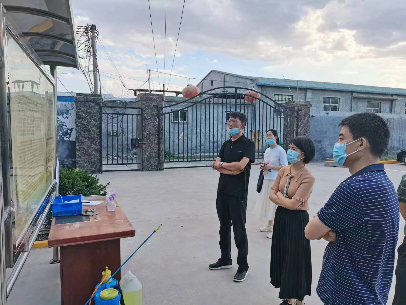 牧野區(qū)副區(qū)長(zhǎng)秦丹丹，科工信局張局長(zhǎng)蒞臨新航參觀(guān)指導(dǎo)工作。